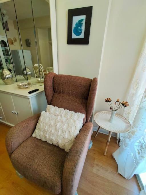 Best Location 2 Bed2 Bath W/Lift In Town! Gibraltar Extérieur photo