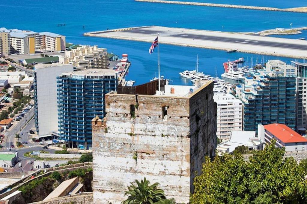 Best Location 2 Bed2 Bath W/Lift In Town! Gibraltar Extérieur photo