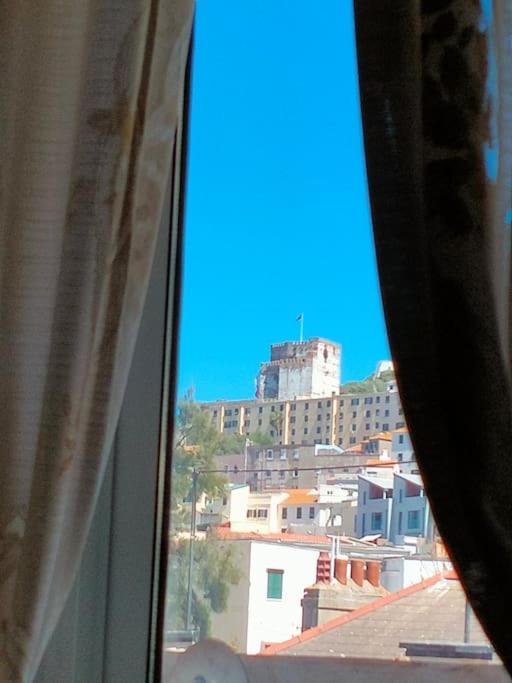 Best Location 2 Bed2 Bath W/Lift In Town! Gibraltar Extérieur photo