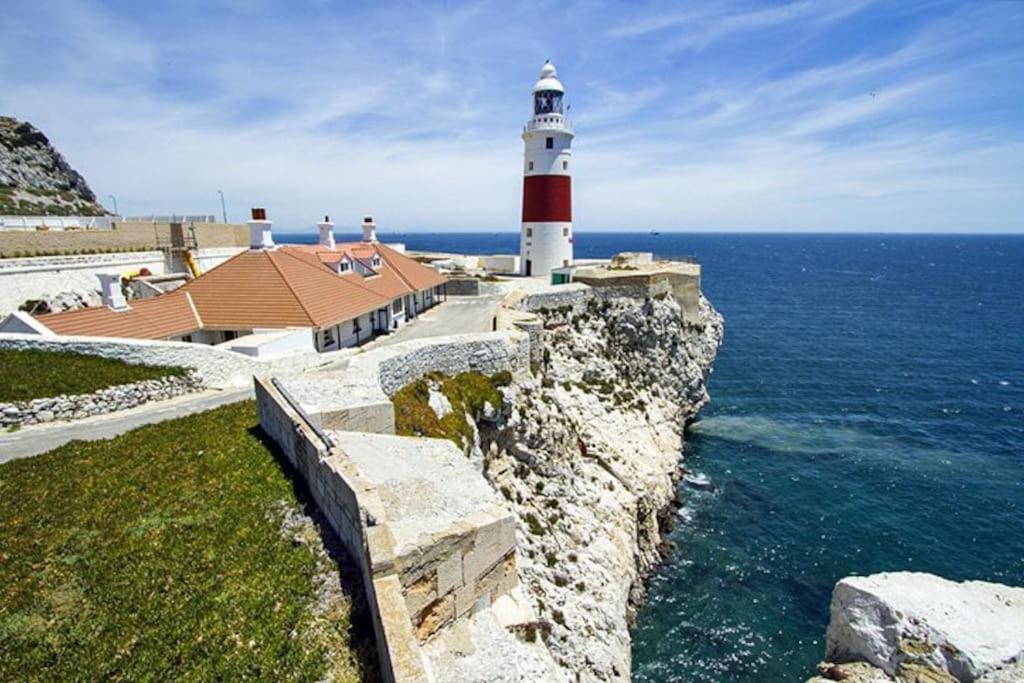 Best Location 2 Bed2 Bath W/Lift In Town! Gibraltar Extérieur photo
