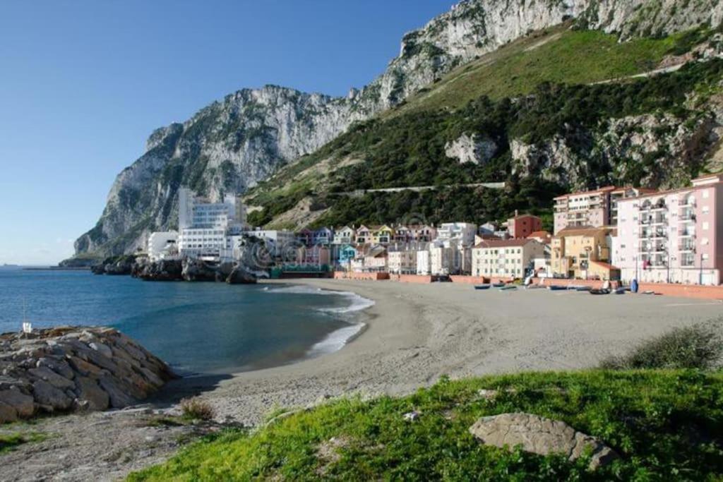 Best Location 2 Bed2 Bath W/Lift In Town! Gibraltar Extérieur photo